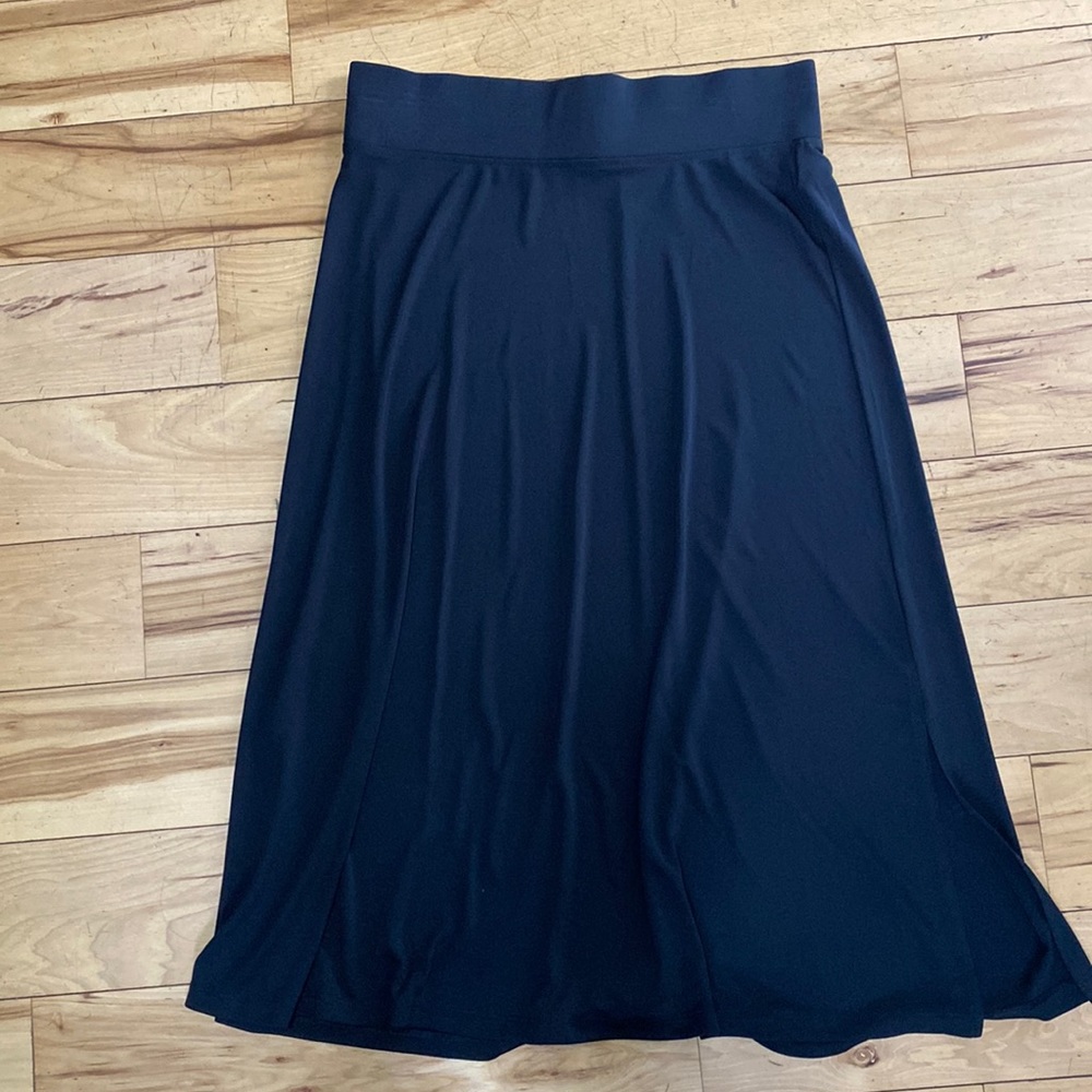 Dana Buchman Skirt with 10” side slits Smooth 3” Elastic Band